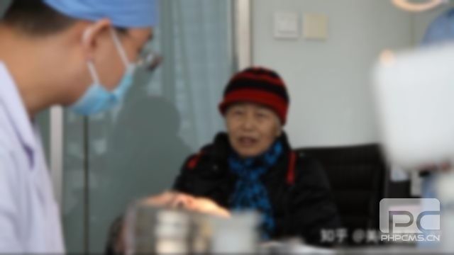 60多老年人種植牙多少錢一克?60歲以上老人可以種植牙嗎?老年人種植牙補(bǔ)貼政策